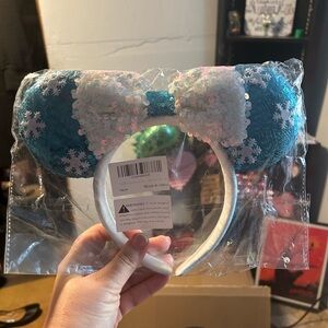 Minnie Mouse Ears winter